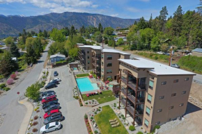 Lake Chelan Manson Bay Condo with Pool Access!